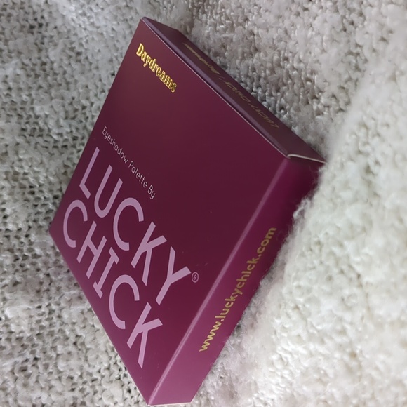 LUCKY CHICK Eyeshadow Palette in Daydreams, 6g/0.21oz - Picture 6 of 11